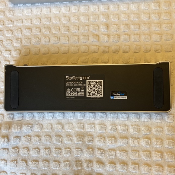 StarTech.com, USB3DOCKH2DP, 4K display, link, plug, and play. - Picture 2 of 7